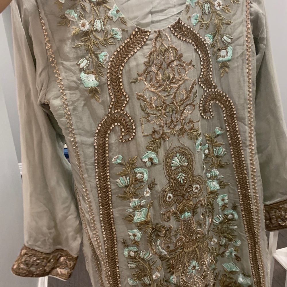 Indian Suit - Picture 3 of 6